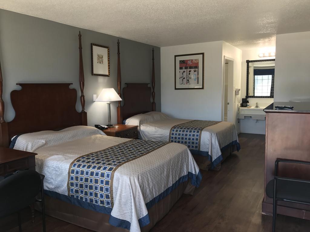 Americas Best Value Inn & Suites 러셀빌 외부 사진
