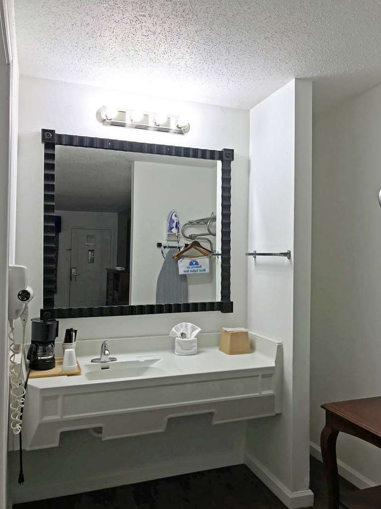 Americas Best Value Inn & Suites 러셀빌 객실 사진