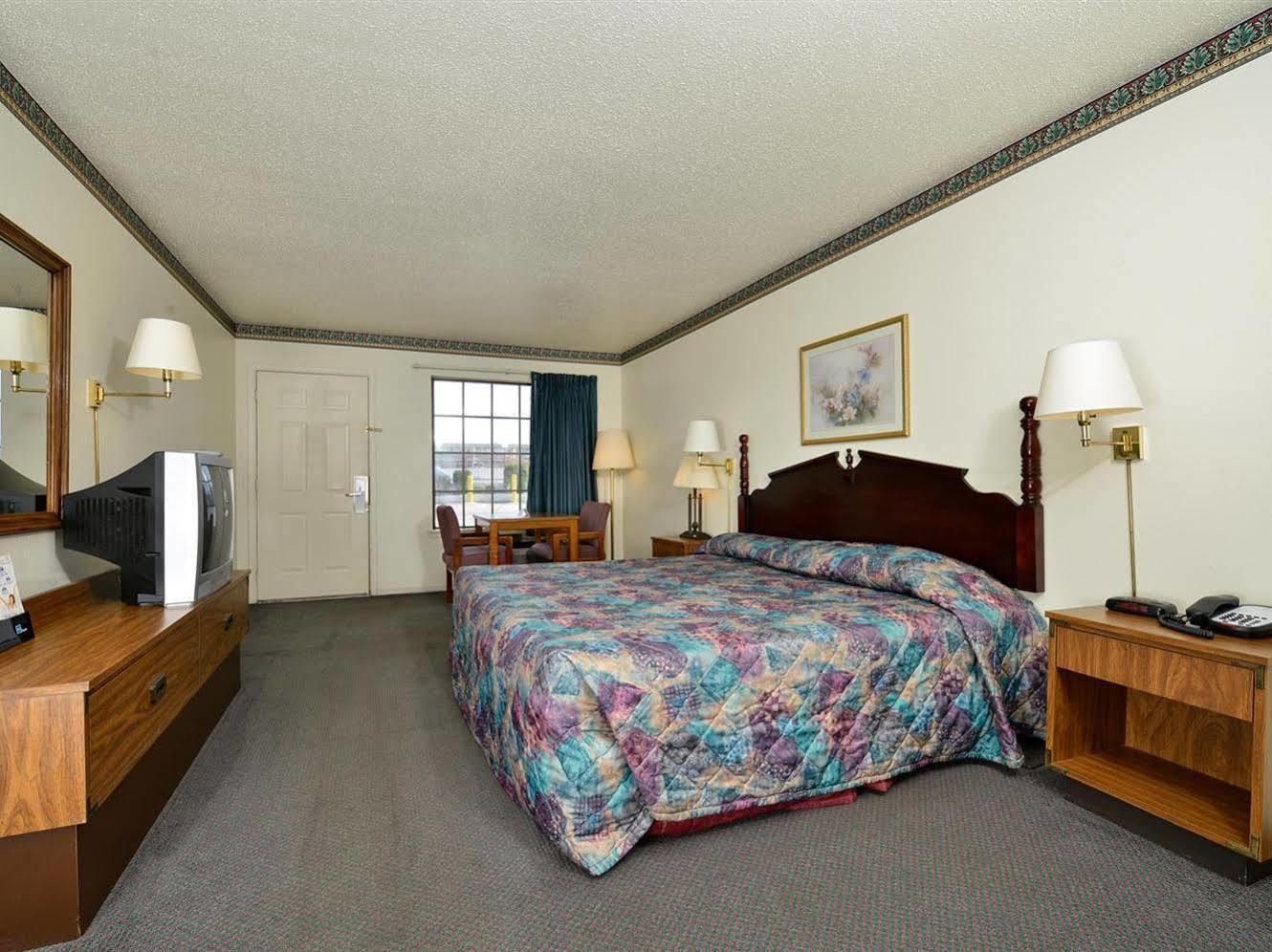 Americas Best Value Inn & Suites 러셀빌 외부 사진