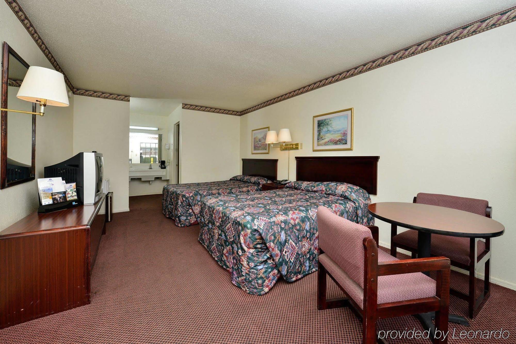 Americas Best Value Inn & Suites 러셀빌 외부 사진