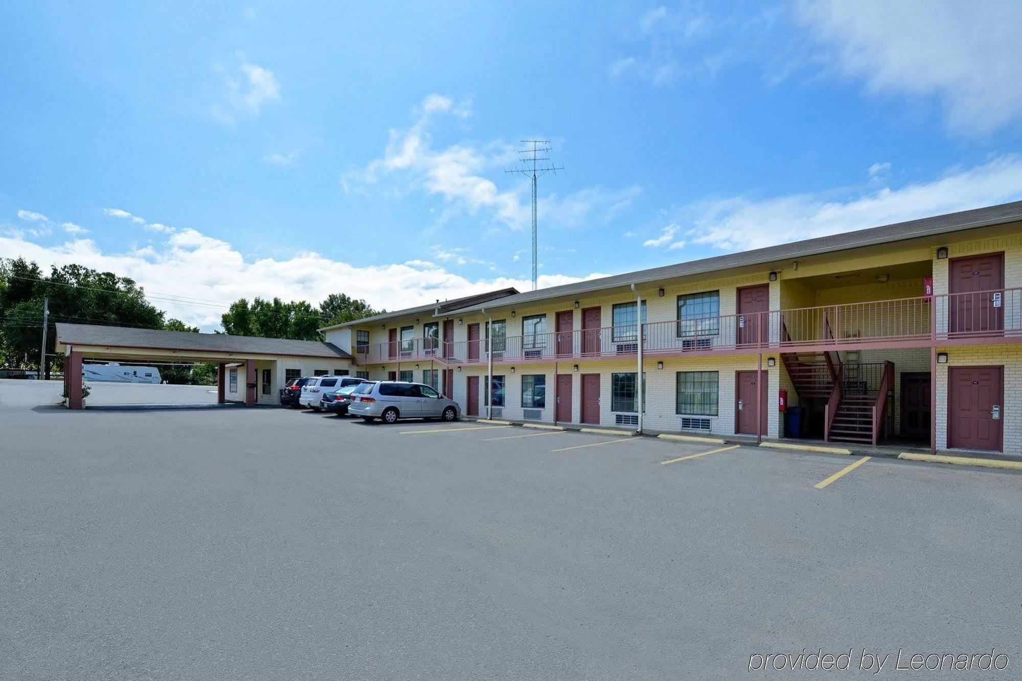 Americas Best Value Inn & Suites 러셀빌 외부 사진